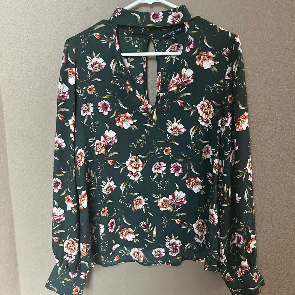 💚 Women’s Floral Blouse